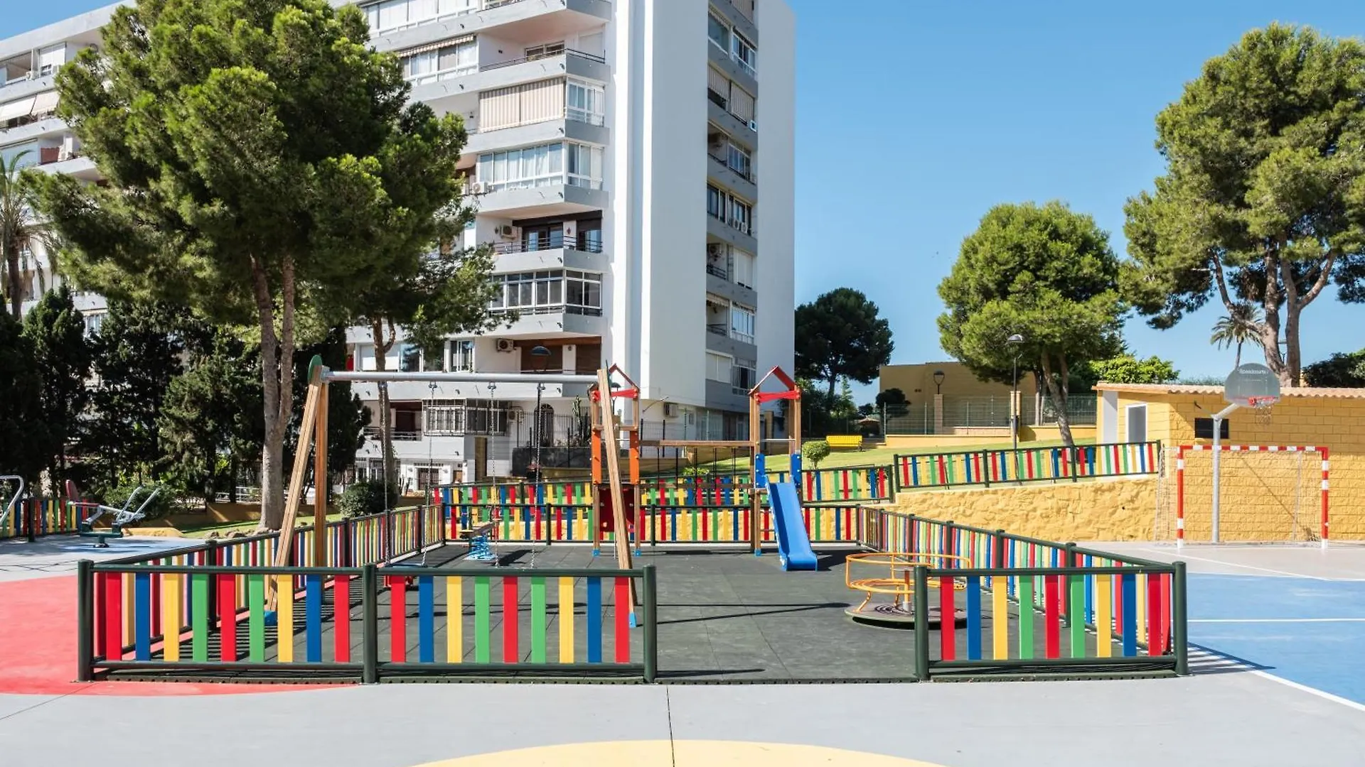 Col3 - Wifi, Smart Tv, Piscina, 900 Metros Playa, La Colina Apartment Torremolinos